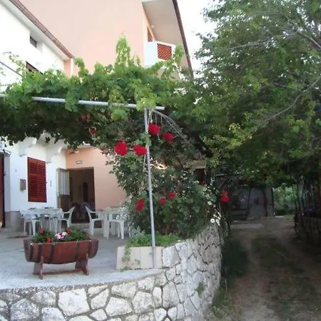 Familija Tariba بيت ضيافة 2*