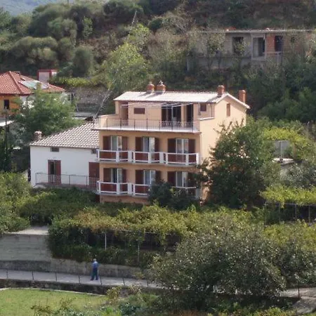 Familija Tariba بيت ضيافة